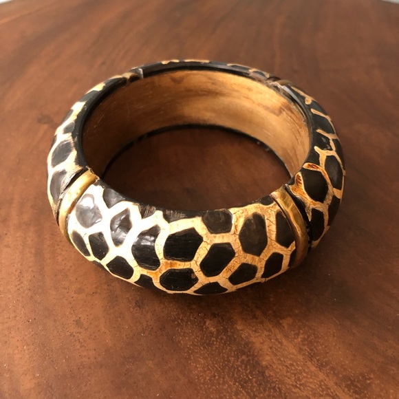 Two chunky, funky, unique bracelets: 1 w/unusual types of large beads & a bangle - Picture 10 of 13